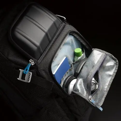 Thule Crossover 32L Backpack - 15inch MacBook Pro / 15.6inch PC/Tablet compatible - Crush proof sunglass/tech pocket - Travel backpack - Carry on sized backpack - Image 15